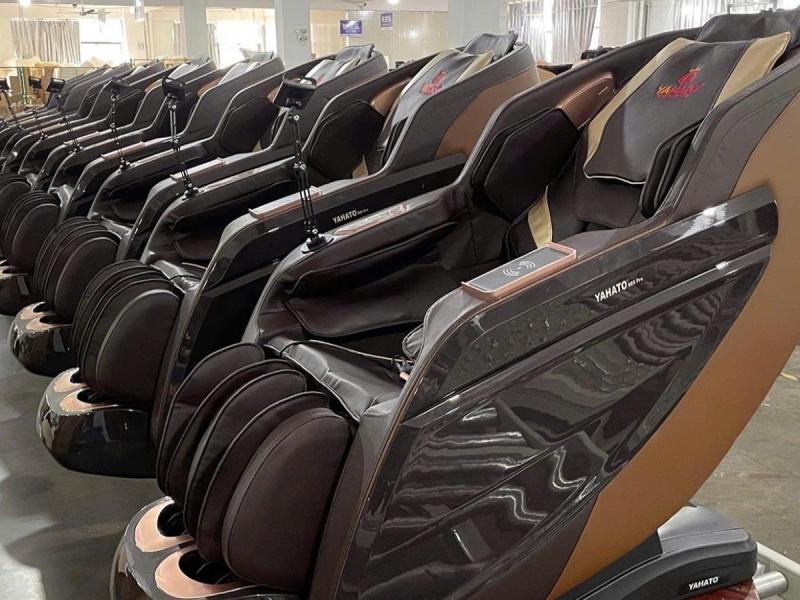   
          So sánh nhanh YAHATO 889 Pro với ghế massage phổ...